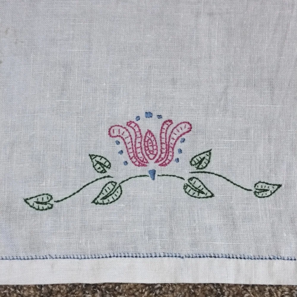 Vintage Linen Guest Towel